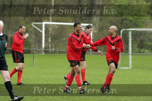 Amsterdam 9 april 2005
AFC 3 wordt kampioen. AFC met Ruud Gullit Stanley Menzo, Aron Winter, Johnny v t Schip, Marco v Basten (nummer 14), John Ewbank en Duncan Stutterheim.
Peter Smulders bv