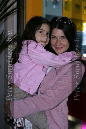 Amsterdam 22 april 2005
Laura Vina met Playboy (nicht Maxima)met dochter Camilla