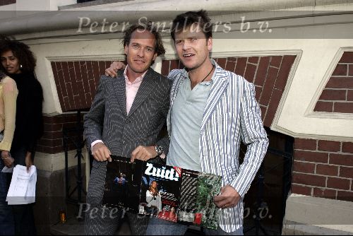 Amsterdam 25 augustus 2004
Presentatie nieuwe blad Zuid .
Jort Kelder en Beau v Erven Dorens
Peter Smulders bv