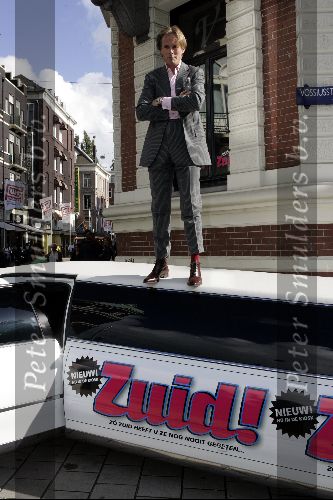 Amsterdam 25 augustus 2004
Presentatie nieuwe blad Zuid .
Jort Kelder op limousine
Peter Smulders bv
