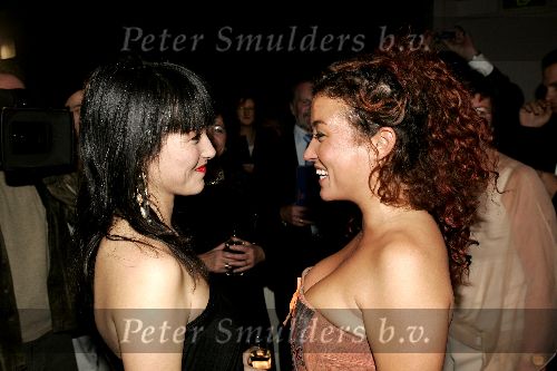 Den Bosch 19 december 2004
Premiere de Jantjes in de Parade
Katja Schuurman met  Birgit Schuurman  
Peter Smulders bv
