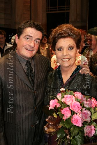 Den Bosch 19 december 2004
Premiere de Jantjes in de Parade
Carry Tefsen met Johnny Kraaykamp jr
Peter Smulders bv