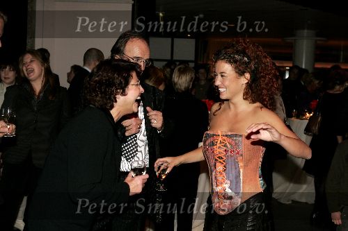 Den Bosch 19 december 2004
Premiere de Jantjes in de Parade
Katja Schuurman  met moeder dansend
Peter Smulders bv