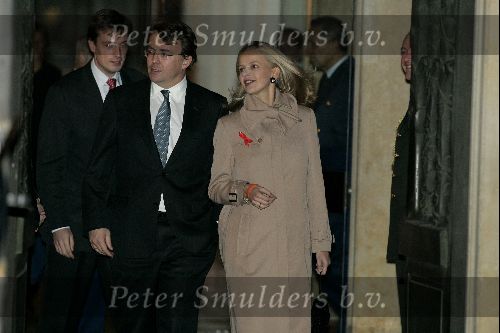 Amsterdam 1 november 2004
Prins Claus prijzen in het paleis op de dam.
Mabel Wisse Smit en Prins Friso met oranje bandje
Peter Smulders bv