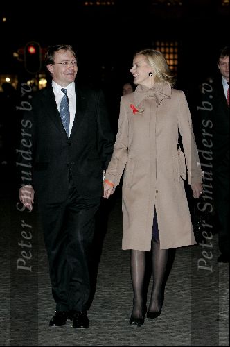 Amsterdam 1 november 2004
Prins Claus prijzen in het paleis op de dam.
Prins Friso met Mabel Wisse Smit wandelend op de dam. (Mabel met Oranje bandje)
Peter Smulders bv
