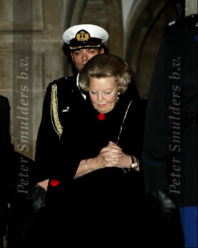 Amsterdam 1 november 2004
Prins Claus prijzen in het paleis op de dam.
Koningin Beatrix
Peter Smulders bv