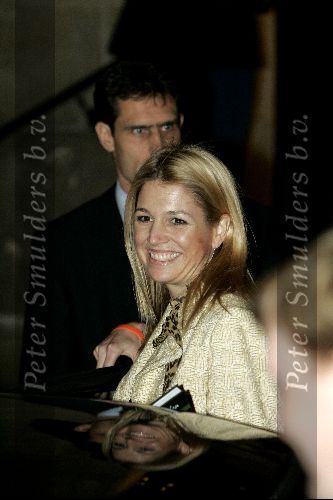 Amsterdam 1 november 2004
Prins Claus prijzen in het paleis op de dam.
Prinses Maxima en Prins Willem Alexander met oranje bandje
Peter Smulders bv