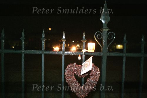 Soestdijk 1 november 2004
Bloemen bij paleis soestdijk na overlijden prins Bernhard
Peter Smulders bv