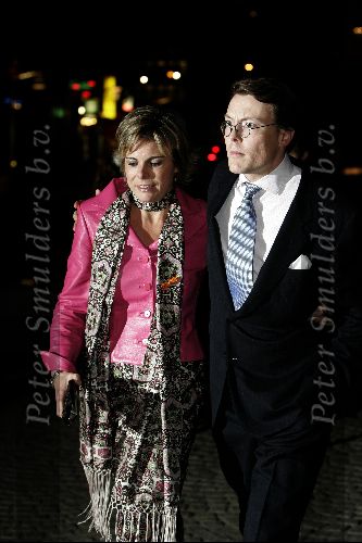 Amsterdam 1 november 2004
Prins Claus prijzen in het paleis op de dam.
Prins Constantijn en Prinses Laurentien lopend op de dam.
Peter Smulders bv