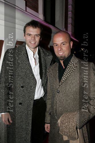 Amsterdam 21 december 2004
Opening the Mansion in Amsterdam.
Tjeerd Oosterhuis met man Trijntje Oosterhuis
Peter Smulders bv