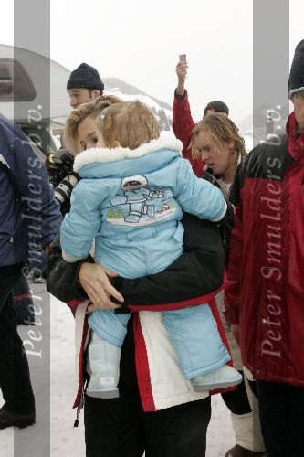 Lech 12 februari 2005
Officieel fotouur met Prinses Amalia Maxima Prins Willem Alexander en Koningin Beatrix. Amalia met Uggs
Peter Smulders bv