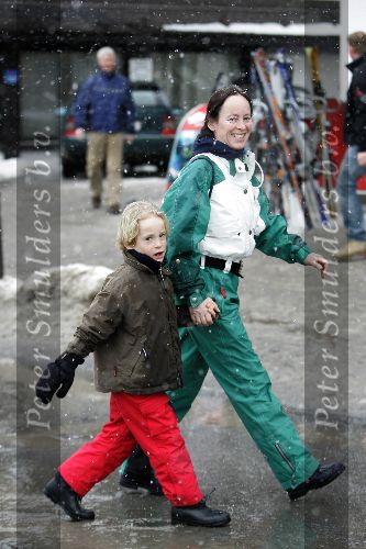 Lech 11 februari 2005
Brigitte Kleinstra met zoontje in Lech
Peter Smulders bv
