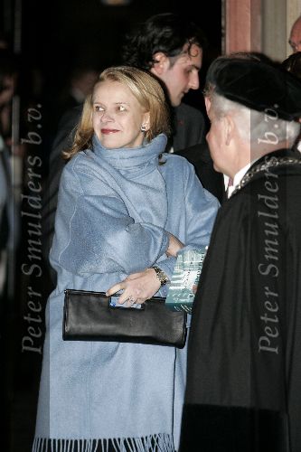 Leiden 8 februari 2005
konigin Beatrix krijgt ere doctoraal . Mabel Wisse Smit zwanger en Prins Friso
Peter Smulders bv