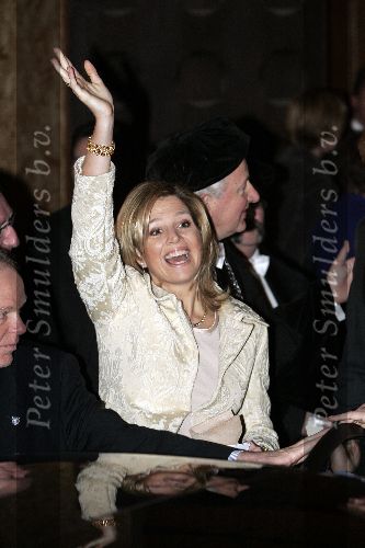Leiden 8 februari 2005
konigin Beatrix krijgt ere doctoraal . Maxima zwanger   
Peter Smulders bv