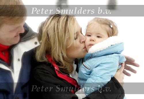 Lech 12 februari 2005
Officieel fotouur met Maxima Amalia Prins Willem Alexander en Koningin Beatrix. kussend
Peter Smulders bv