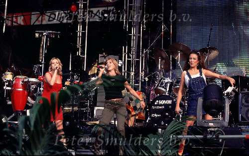 Linda Roos & Jessica
Guusje Nederhorst Babbette v Veen en Katja Schuurman
1998