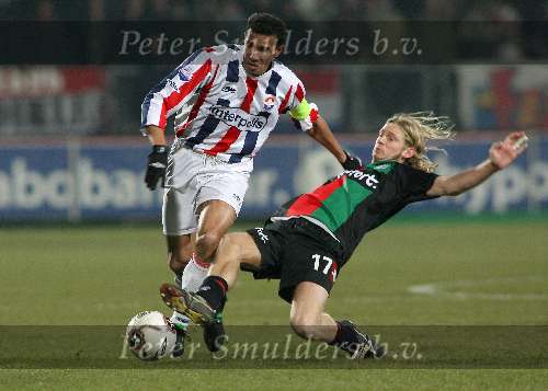 Tilburg, 28 januari 2006
Kompetitiewedstrijd seizoen 2005-2006
Willem ll - NEC eindstand 2-2
Bjorn van der Doelen maakt sleiding tegen Raymond Victoria