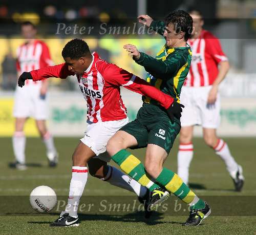 Den Haag, 29 Januarie 2006 
Kompetitiewedstrijd seizoen 2005-2006 
ADO Den Haag - PSV eindstand 0-2
Jefferson Farfan actie
