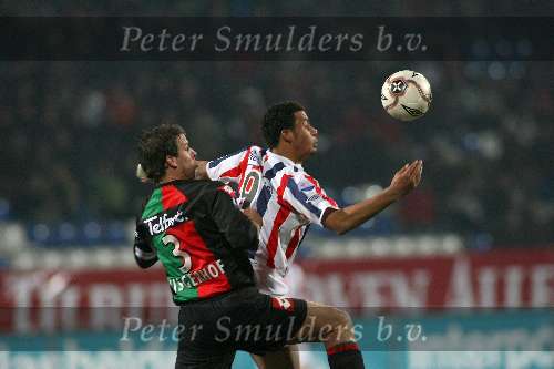 Tilburg, 28 januari 2006
Kompetitiewedstrijd seizoen 2005-2006
Willem ll - NEC eindstand 2-2
Peter Wisgerhof in gevecht met Moussa Dembele