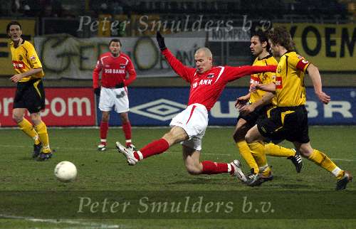 Kerkrade, 27 Januari 2006 
Kompetitiewedstrijd seizoen 2005/2006
RODA JC - AZ eindstand 1-4
Stein Huysegems maakt doelpunt
©Edwin van Zandvoort
