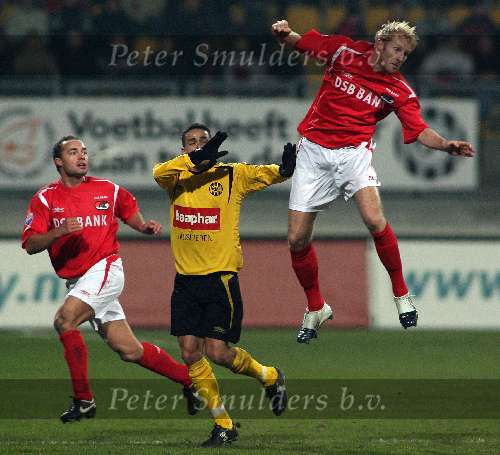 Kerkrade, 27 Januari 2006 
Kompetitiewedstrijd seizoen 2005/2006
RODA JC - AZ eindstand 1-4
Tim de Cler wint kopduel
©Edwin van Zandvoort