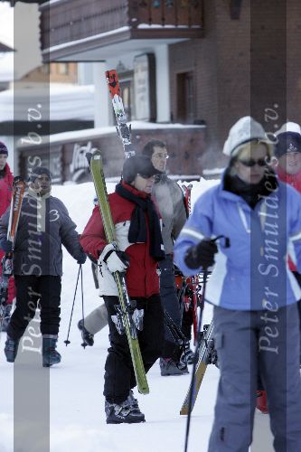 Lech 30 januari 2005
Frits Barend lopend met zijn ski\'s met 25 graden onder nul.