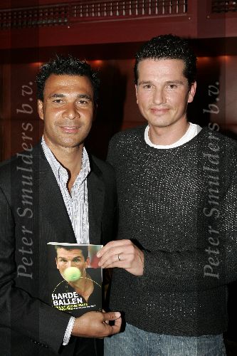 Amsterdam 20 januari 2005
Presentatie boek Richard Krajicek in vak zuid.
Richard  en Ruud Gullit
Peter Smulders bv