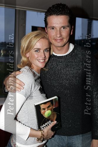Amsterdam 20 januari 2005
Presentatie boek Richard Krajicek in vak zuid.
Daphne Deckers en Richard Karjicek
Peter Smulders bv
