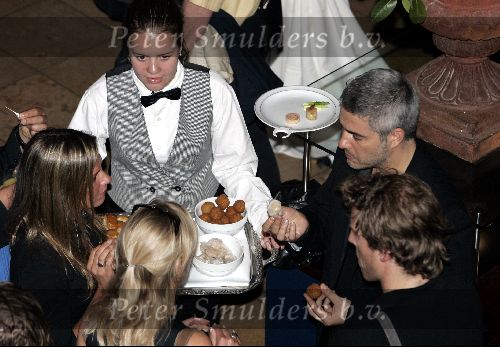 Scheveningen 2 juli 2004
 Kurhaus feest  .Alessandro Safina betrapt met zijn vriendin Manon