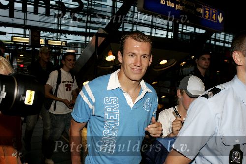 Schiphol 1 juli 2004
Aankoms Nederlands elftal na ek Portugal.
Arjen Robben
Peter Smulders bv