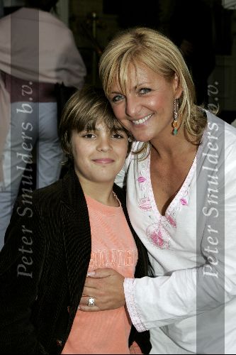 Amsterdam 11 juli 2004
Caroline Tensen met haar kinderen  Lotte en Bob
Peter Smulders bv