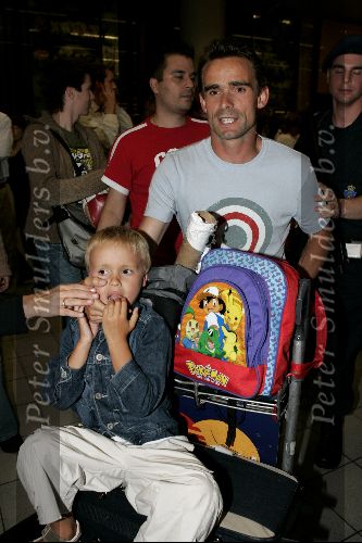 Schiphol 1 juli 2004
Aankoms Nederlands elftal na ek Portugal.
Marc Overmars met gezin
Peter Smulders bv