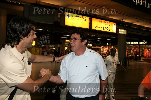 Schiphol 1 juli 2004
Aankoms Nederlands elftal na ek Portugal.
Ruud v Nistelrooy met Wim v Hanegem
Peter Smulders bv