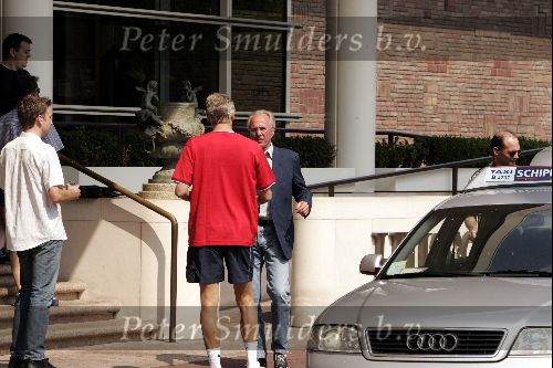 Amsterdam 30 july 2004
Sven Goran Eriksson arriving at the hilton hotel in amsterdam.