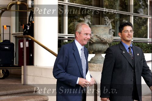 Amsterdam 30 juli 2004
Sven Goran Eriksson leaves the Hilton Hotel.