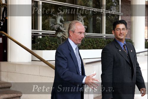 Amsterdam 30 juli 2004
Sven Goran Eriksson leaves the Hilton Hotel.