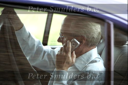 Amsterdam 31 juli 2004
Sven Goran Eriksson together with his mobile phone