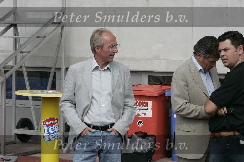 Amsterdam 31 juli 2004
Sven Goran Eriksson at the training op Arsenal with david dean