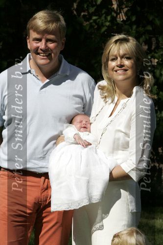 Wassenaar 17 juli 2005
Fotomoment met Maxima Amalia Prins Willem Alexander en Alexia bij hun woning \