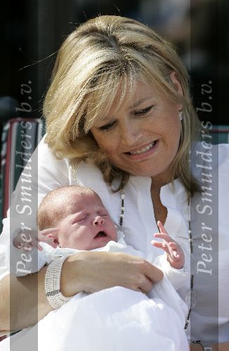 Wassenaar 17 juli 2005
Fotomoment met Maxima Amalia Prins Willem Alexander en Alexia bij hun woning \