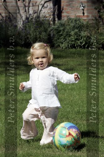 Wassenaar 17 juli 2005
Fotomoment met Maxima Amalia Prins Willem Alexander en Alexia bij hun woning \