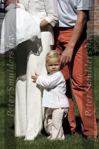 Wassenaar 17 juli 2005
Fotomoment met Maxima Amalia Prins Willem Alexander en Alexia bij hun woning \
