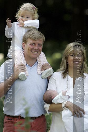 Wassenaar 17 juli 2005
Fotomoment met Maxima Amalia Prins Willem Alexander en Alexia bij hun woning \