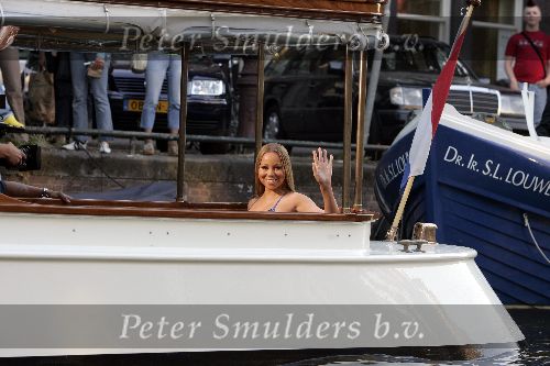 Amsterdam 17 juli 2005
Mariah Carey op een boottochtje door de grachten van Amsterdam.
Peter Smulders bv