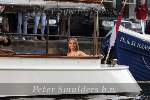 Amsterdam 17 juli 2005
Mariah Carey op een boottochtje door de grachten van Amsterdam.
Peter Smulders bv