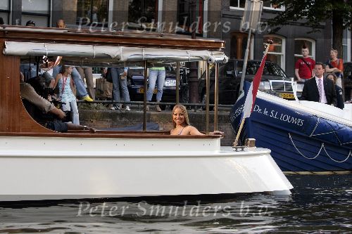 Amsterdam 17 juli 2005
Mariah Carey op een boottochtje door de grachten van Amsterdam.
Peter Smulders bv