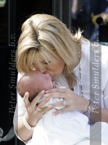 Wassenaar 17 juli 2005
Fotomoment met Maxima Amalia Prins Willem Alexander en Alexia bij hun woning \