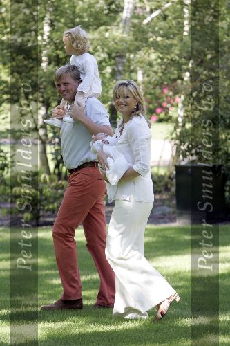Wassenaar 17 juli 2005
Fotomoment met Maxima Amalia Prins Willem Alexander en Alexia bij hun woning \