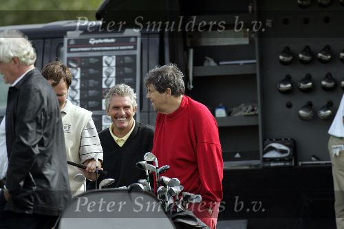 Halfweg 26 juli 2005
Joost Prinsen op de golfbaan met Peter Smulders
Peter Smulders bv