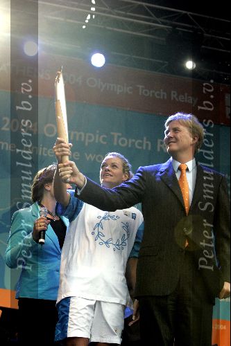 Amsterdam 23 juni 2004
Olympische fakkel in Amsterdam. Prins Willem Alexander Inge de Bruijn  Erica Terpstra